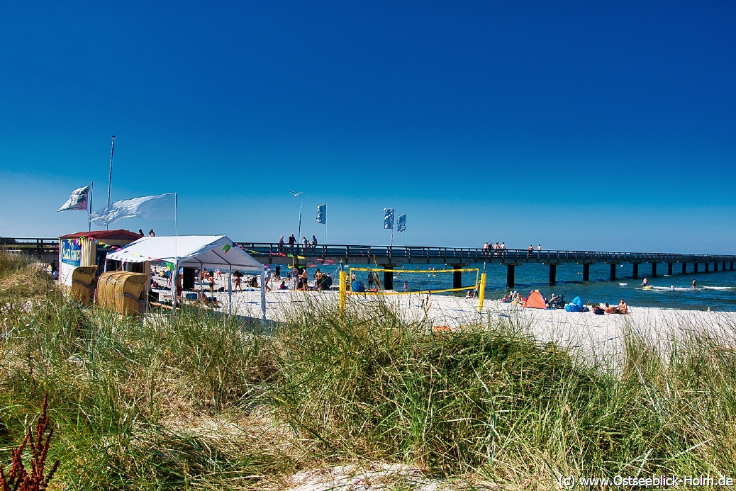 Strand an der Seebrücke mit Beachpower