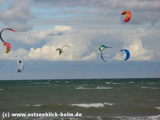 Kite Surfer Schönberger Strand